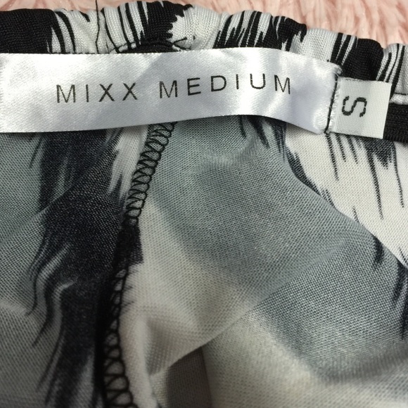 BLACK & WHITE & GRAY FLAME STITCH PRINT LEGGINGS PANTS - Picture 3 of 4